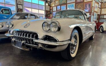 Chevrolet-Corvette-1959-white-21