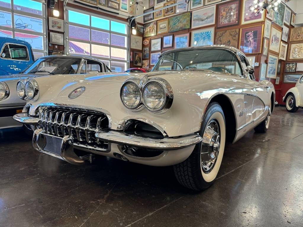 Chevrolet-Corvette-1959-white-21
