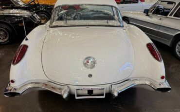 Chevrolet-Corvette-1959-white-4