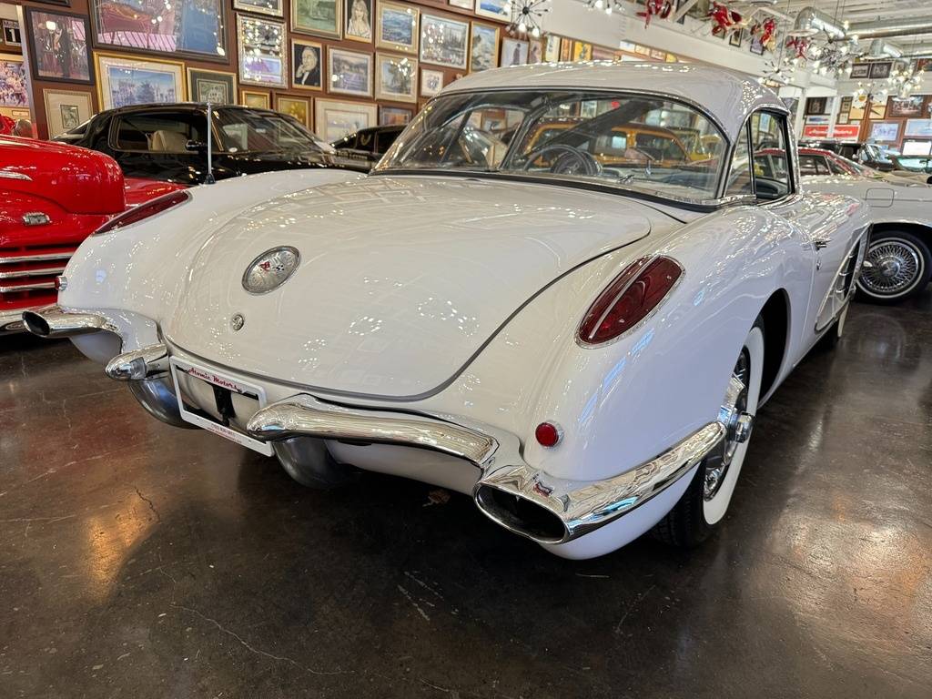 Chevrolet-Corvette-1959-white-6