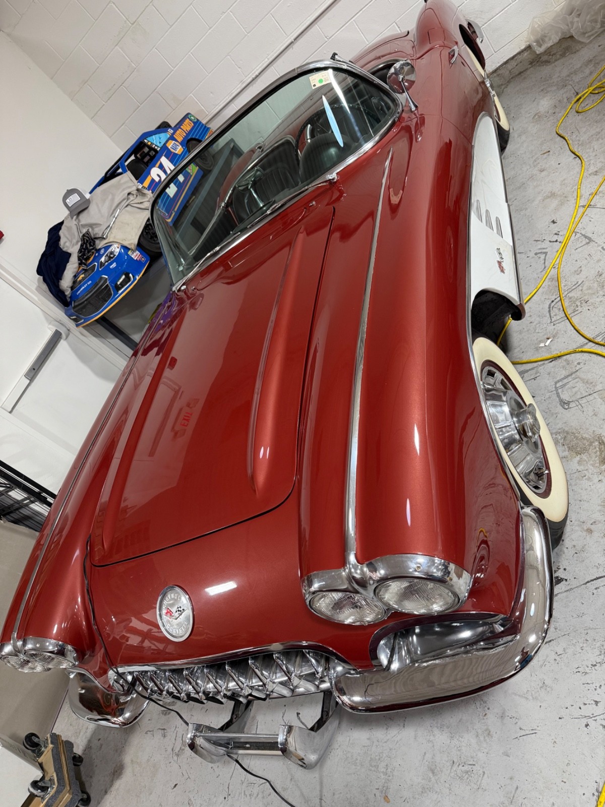 Chevrolet-Corvette-1960-Convertible-1