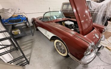 Chevrolet-Corvette-1960-Convertible-4