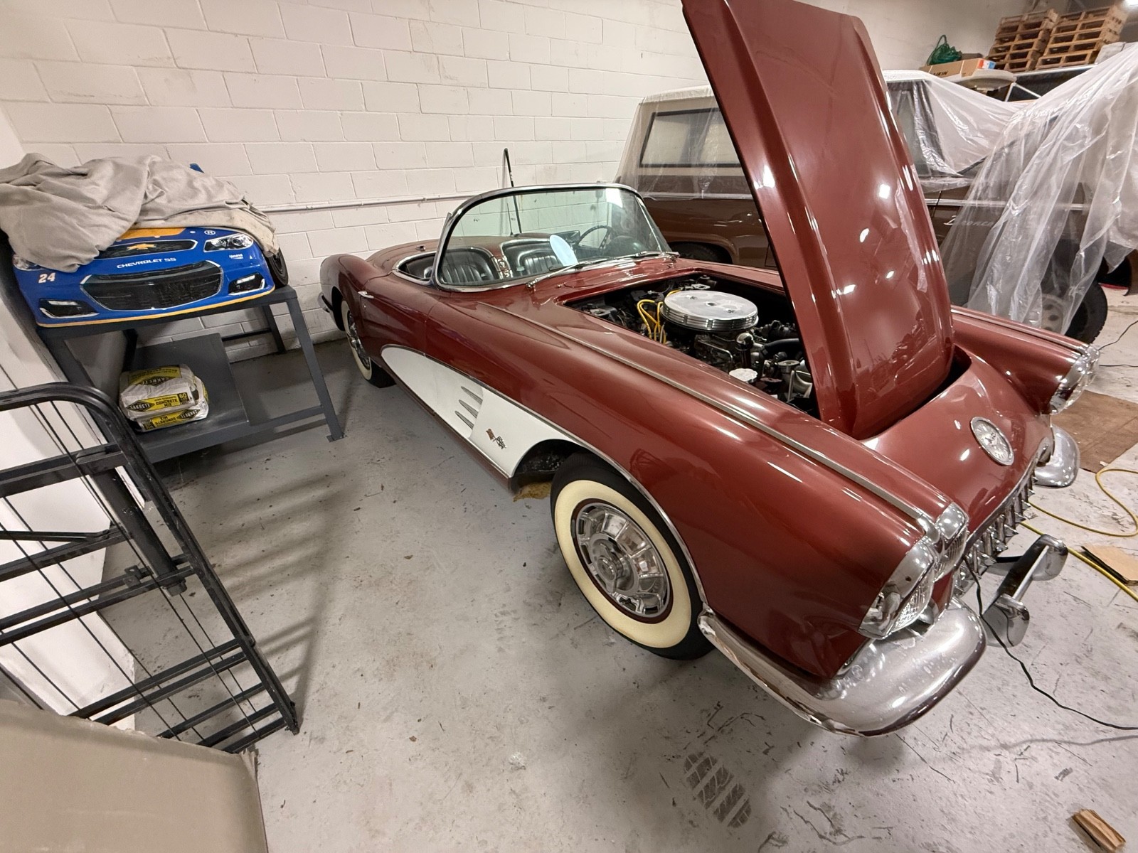 Chevrolet-Corvette-1960-Convertible-4