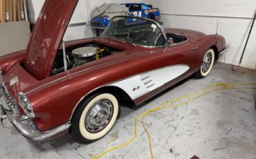 Chevrolet-Corvette-1960-Convertible-9