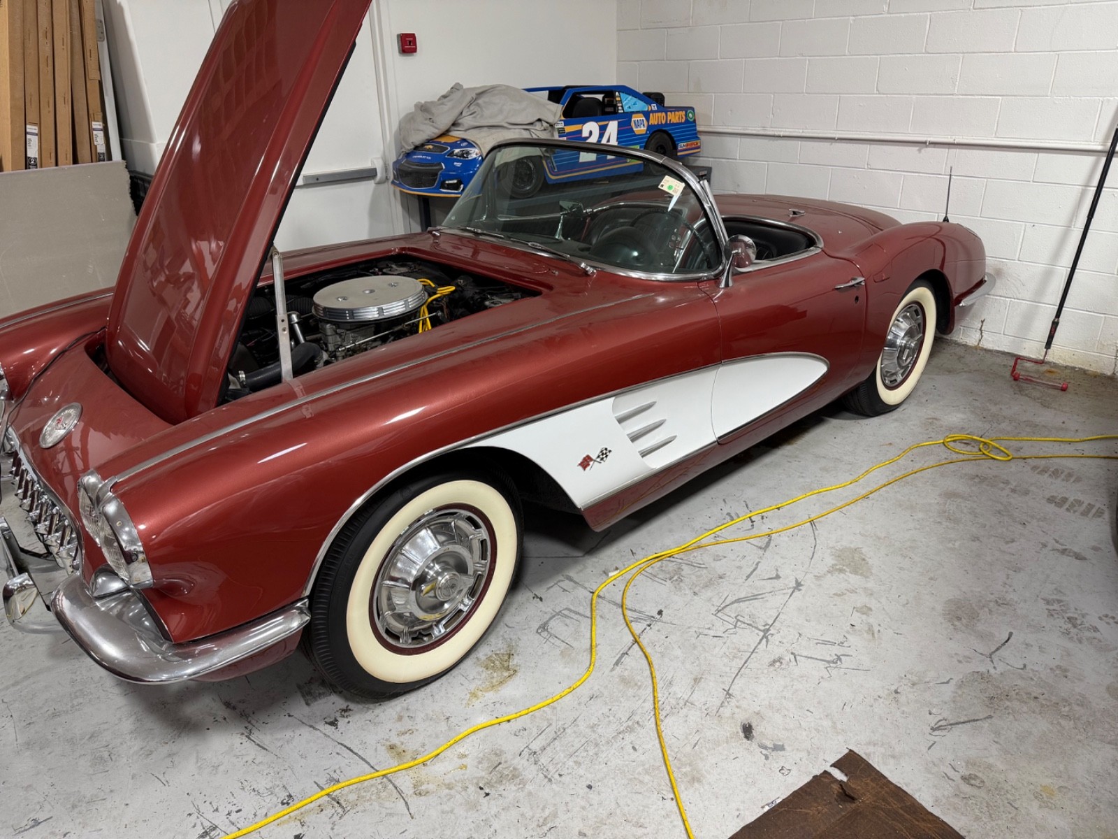 Chevrolet-Corvette-1960-Convertible-9