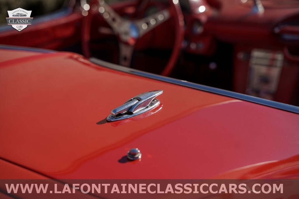 Chevrolet-Corvette-1961-30