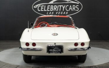 Chevrolet-Corvette-1961-Convertible-2