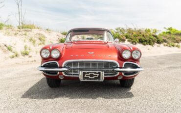 Chevrolet-Corvette-1961-Convertible-4