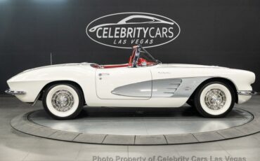 Chevrolet-Corvette-1961-Convertible-4