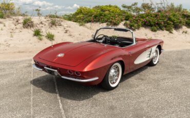 Chevrolet-Corvette-1961-Convertible-7