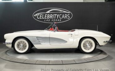 Chevrolet-Corvette-1961-Convertible-7
