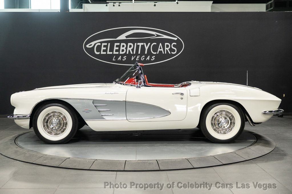Chevrolet-Corvette-1961-Convertible-7