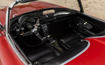 Chevrolet-Corvette-1961-Convertible-8