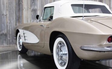 Chevrolet-Corvette-1961-Restomod-11