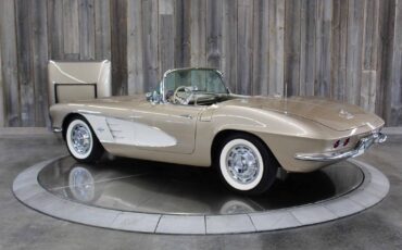 Chevrolet-Corvette-1961-Restomod-15