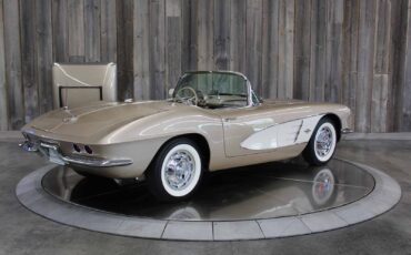Chevrolet-Corvette-1961-Restomod-16