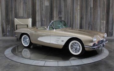 Chevrolet-Corvette-1961-Restomod-18