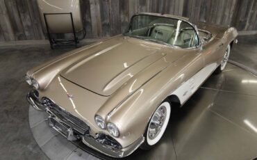 Chevrolet-Corvette-1961-Restomod-20