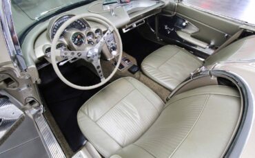 Chevrolet-Corvette-1961-Restomod-23
