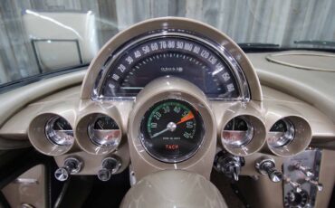 Chevrolet-Corvette-1961-Restomod-25