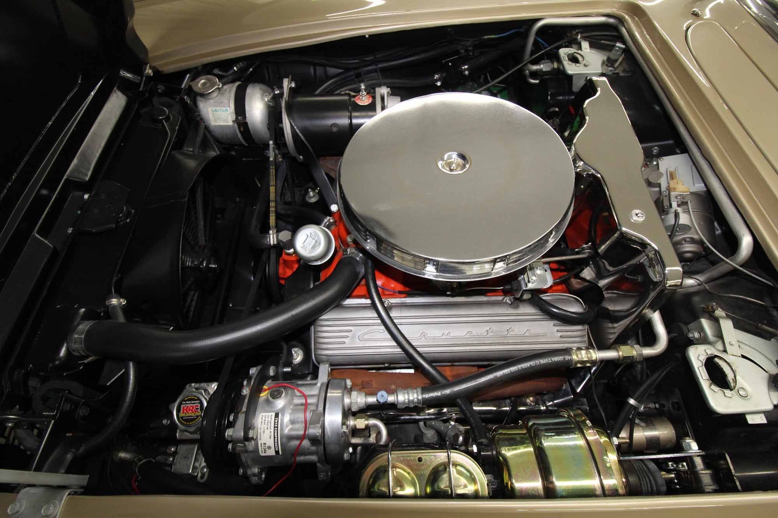 Chevrolet-Corvette-1961-Restomod-36