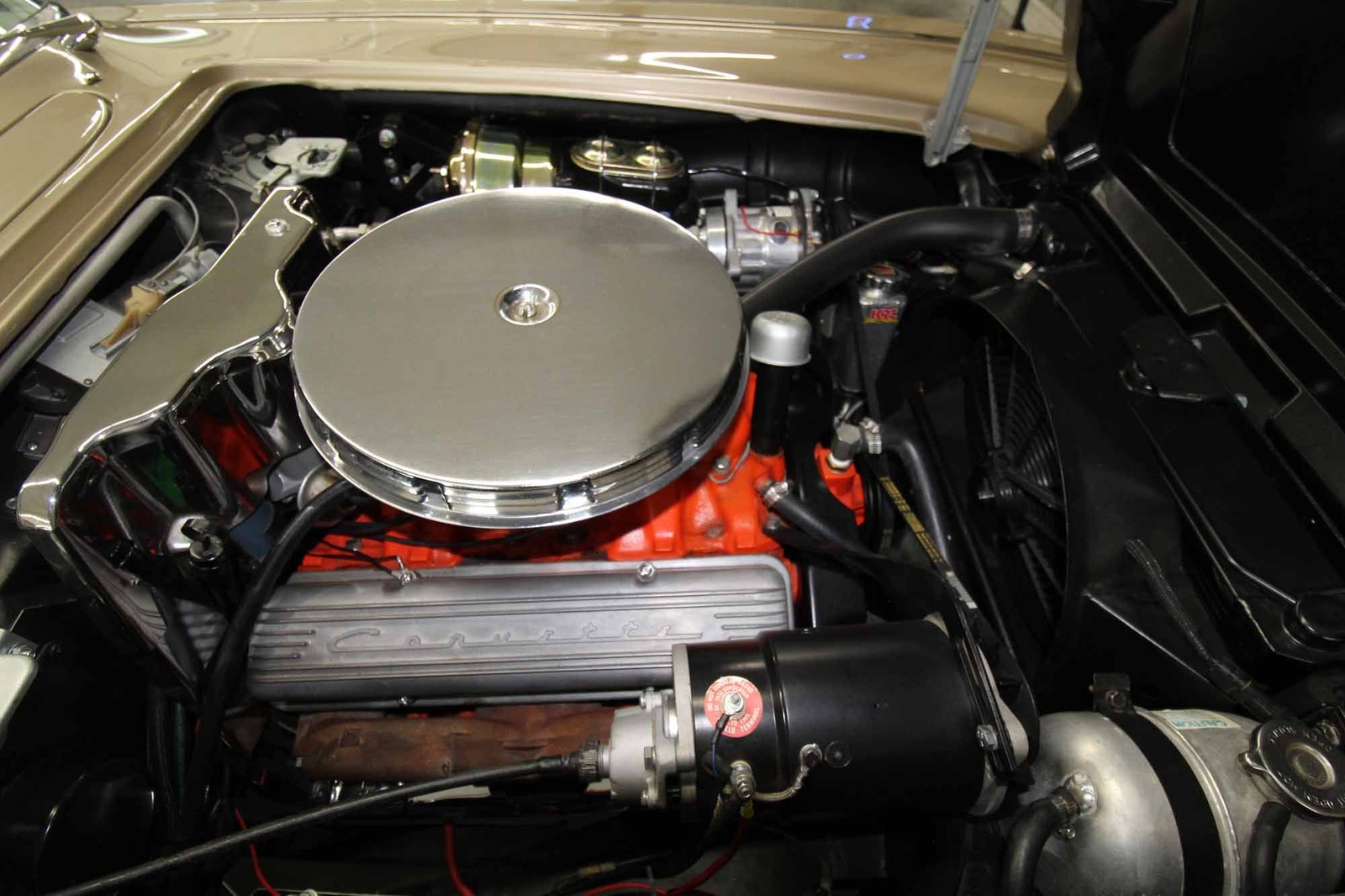 Chevrolet-Corvette-1961-Restomod-37