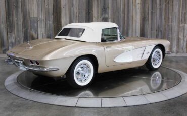 Chevrolet-Corvette-1961-Restomod-4