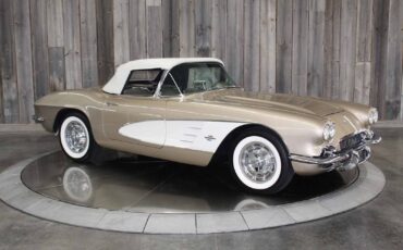 Chevrolet-Corvette-1961-Restomod-6