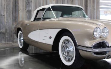 Chevrolet-Corvette-1961-Restomod-9