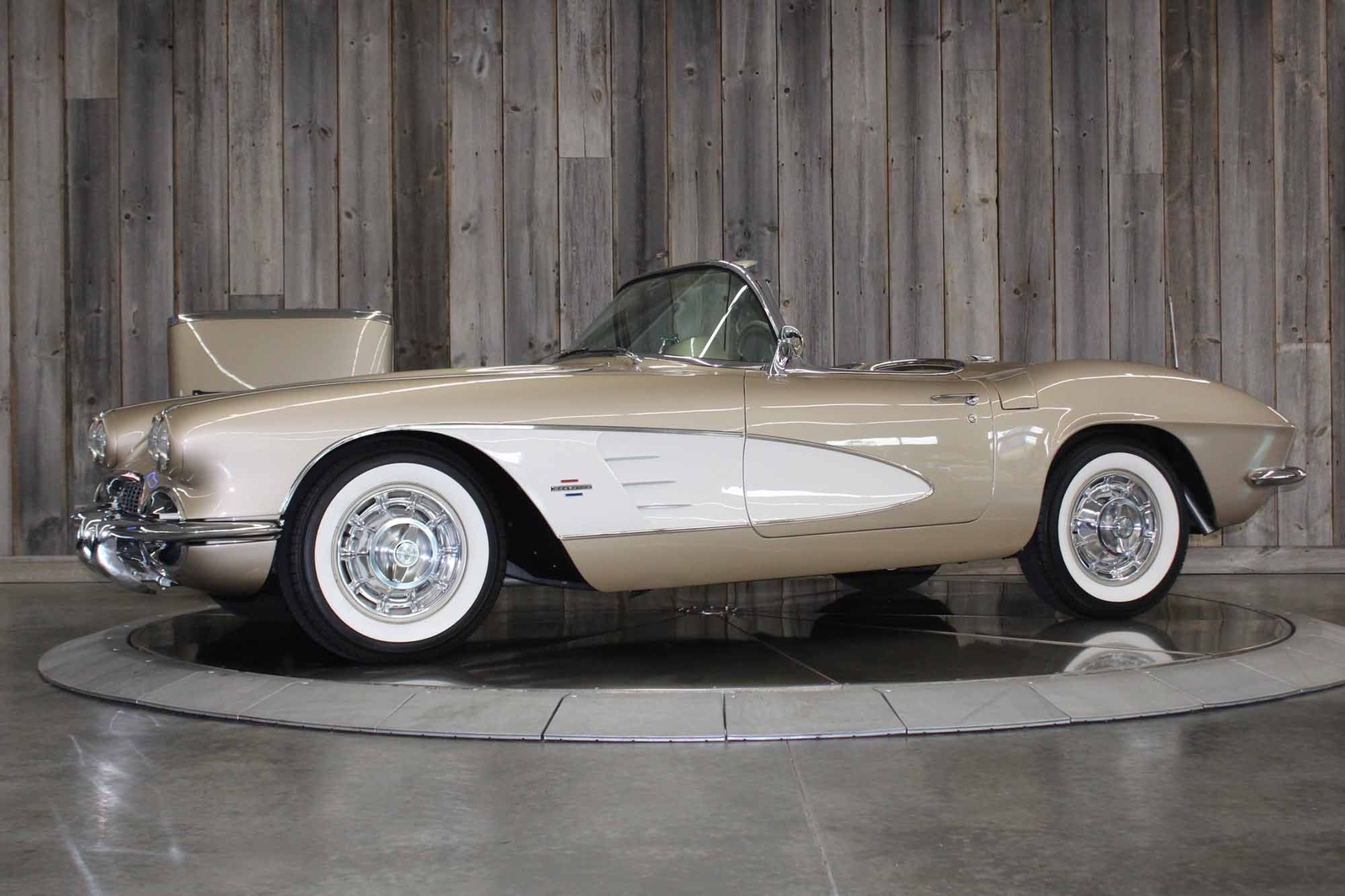 Chevrolet Corvette 1961 Restomod