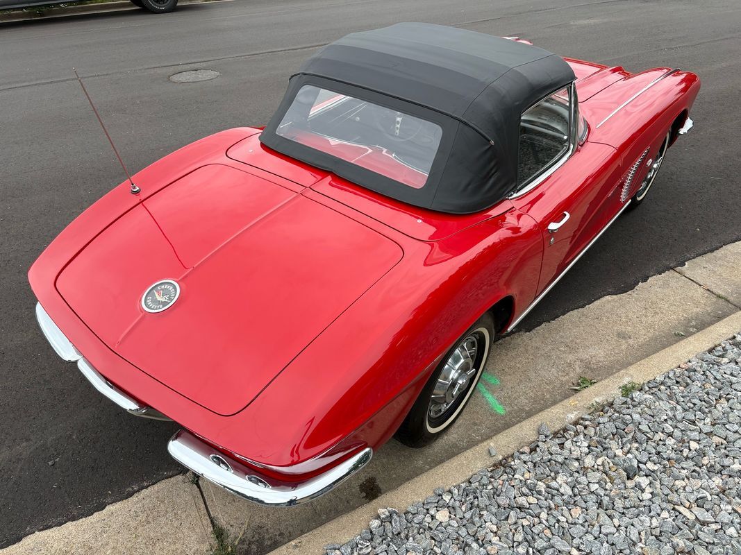 Chevrolet-Corvette-1962-15