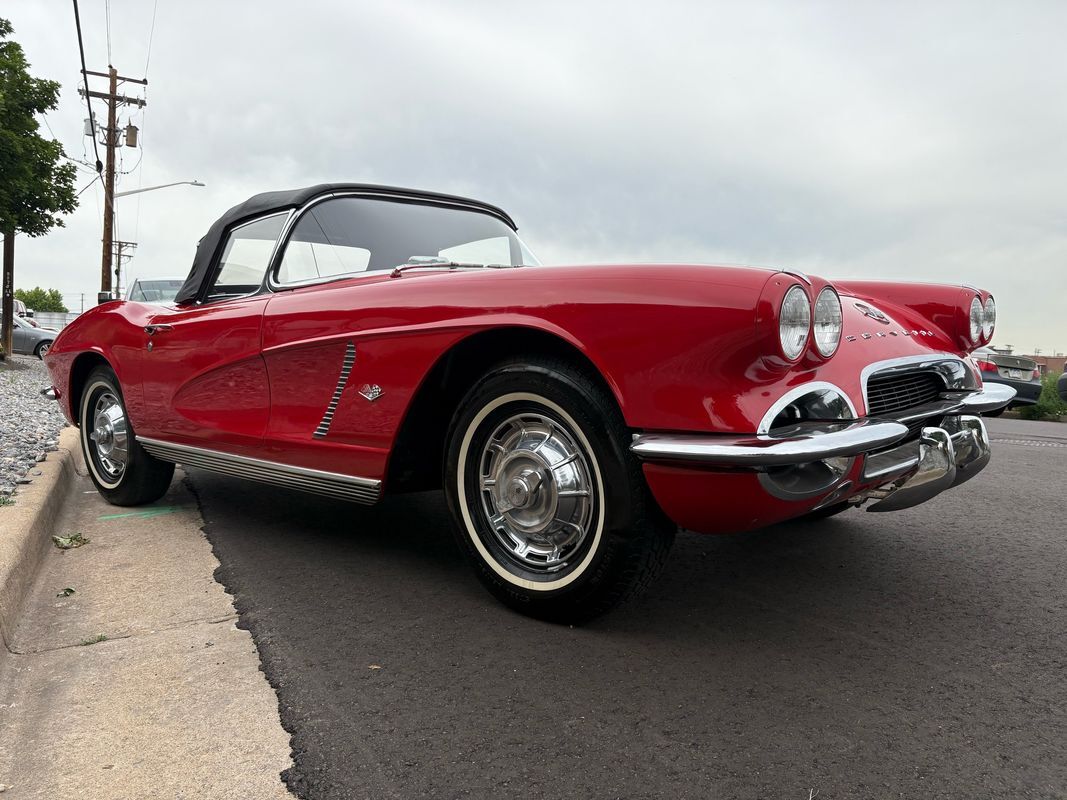 Chevrolet-Corvette-1962-22