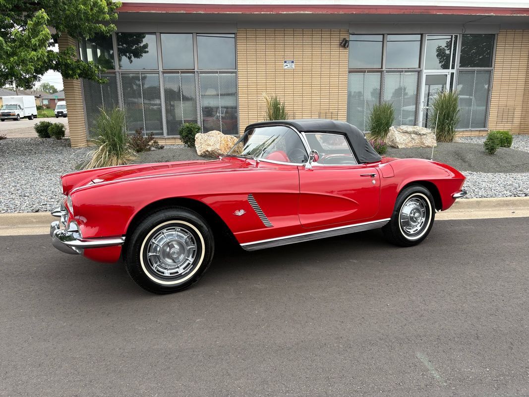 Chevrolet-Corvette-1962-23