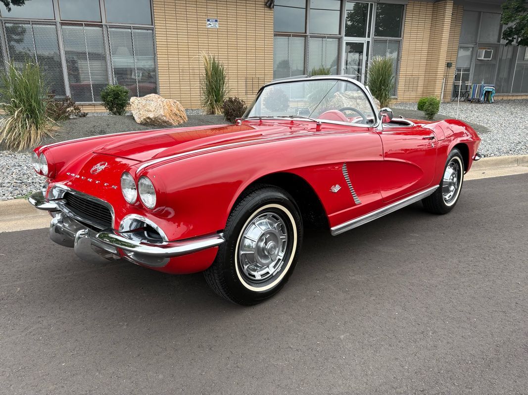 Chevrolet-Corvette-1962-25