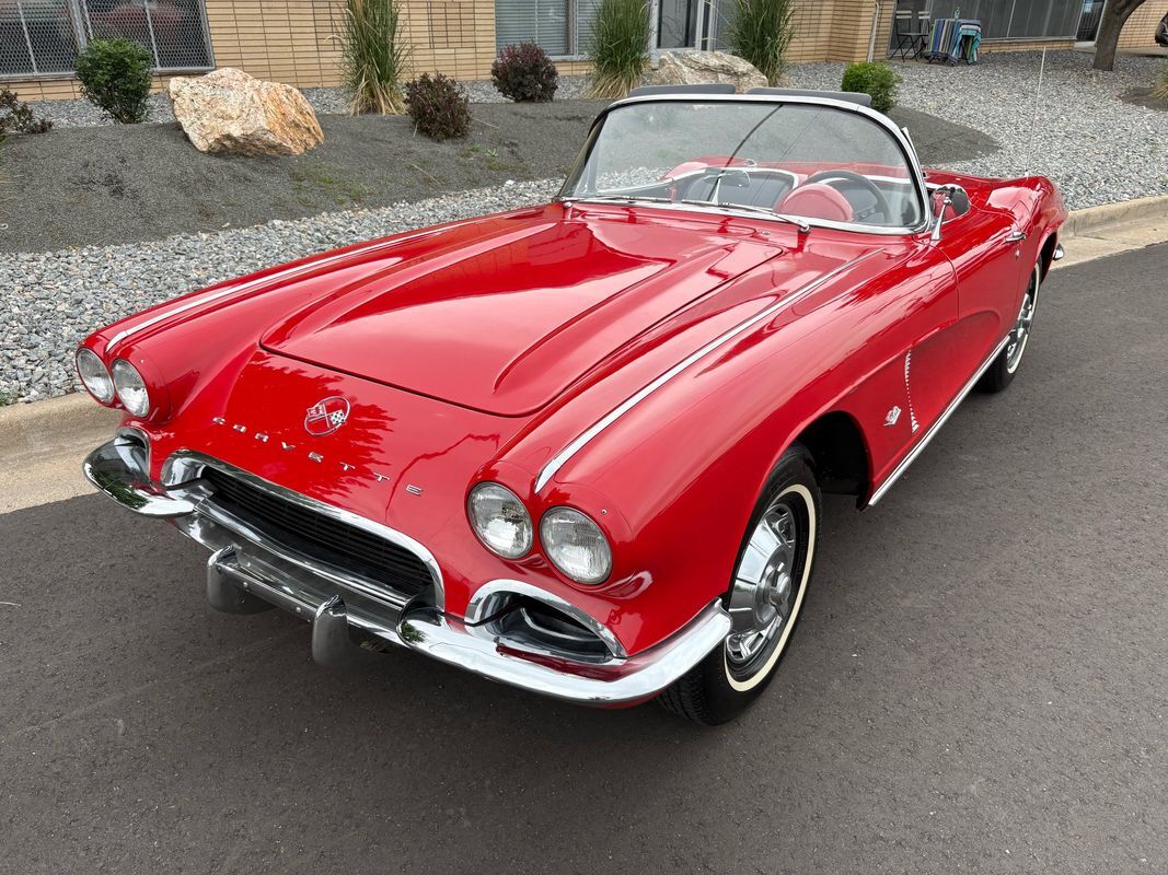 Chevrolet-Corvette-1962-26