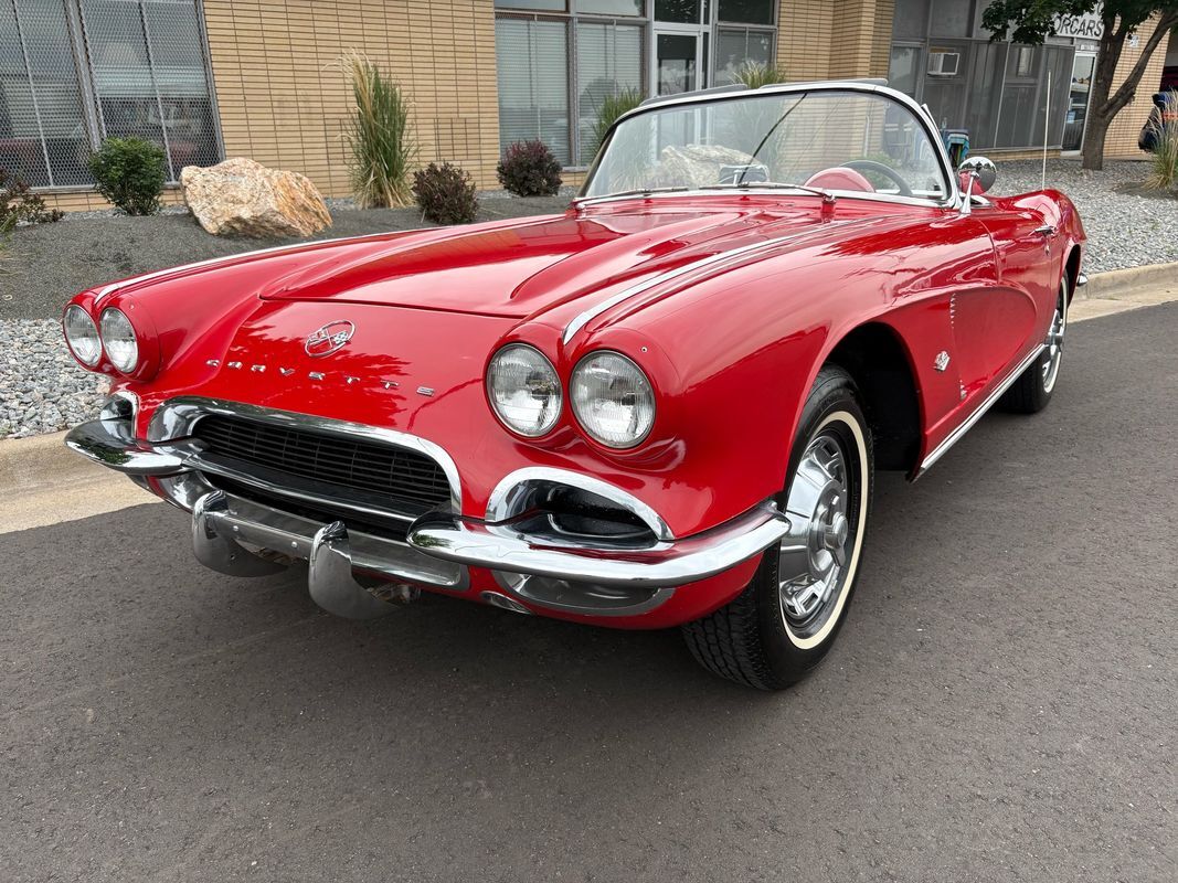 Chevrolet-Corvette-1962-27