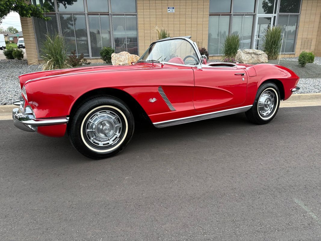 Chevrolet-Corvette-1962-28