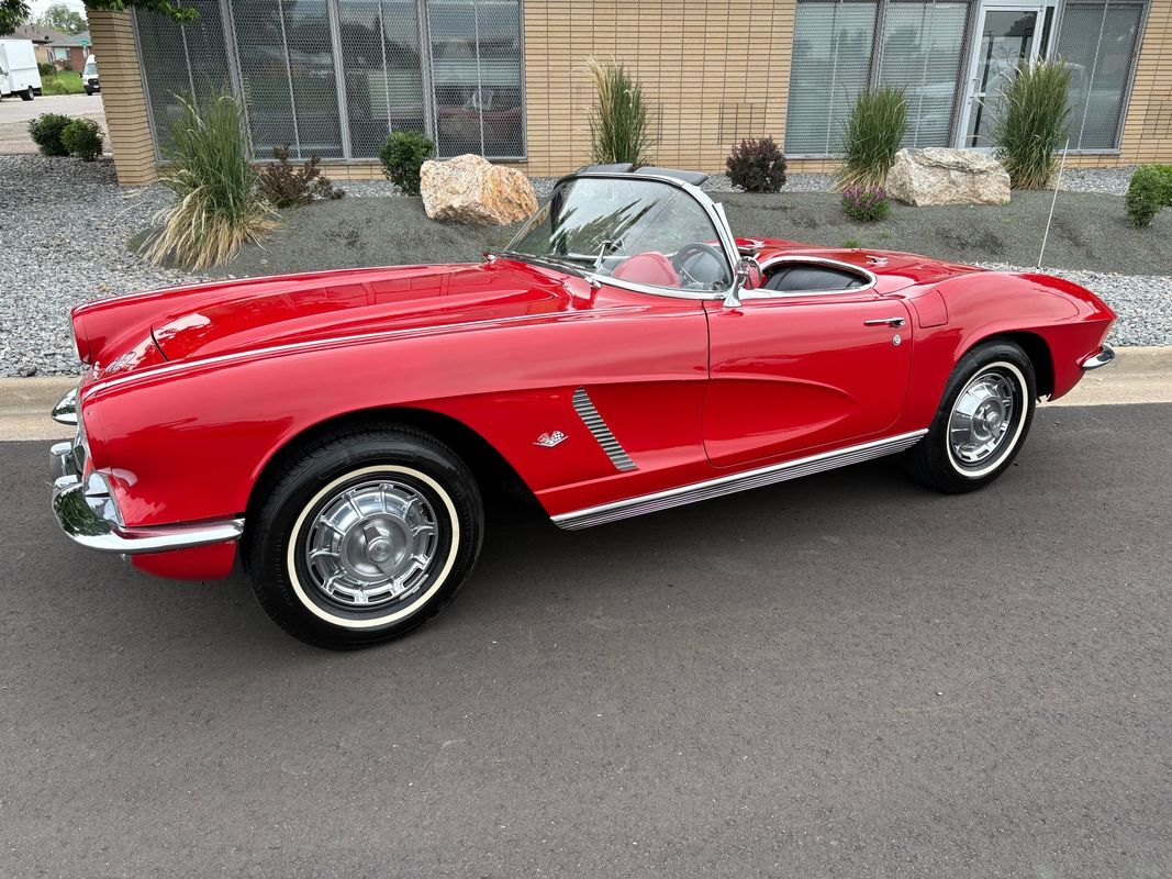 Chevrolet-Corvette-1962-29
