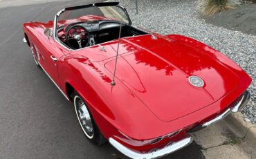 Chevrolet-Corvette-1962-3