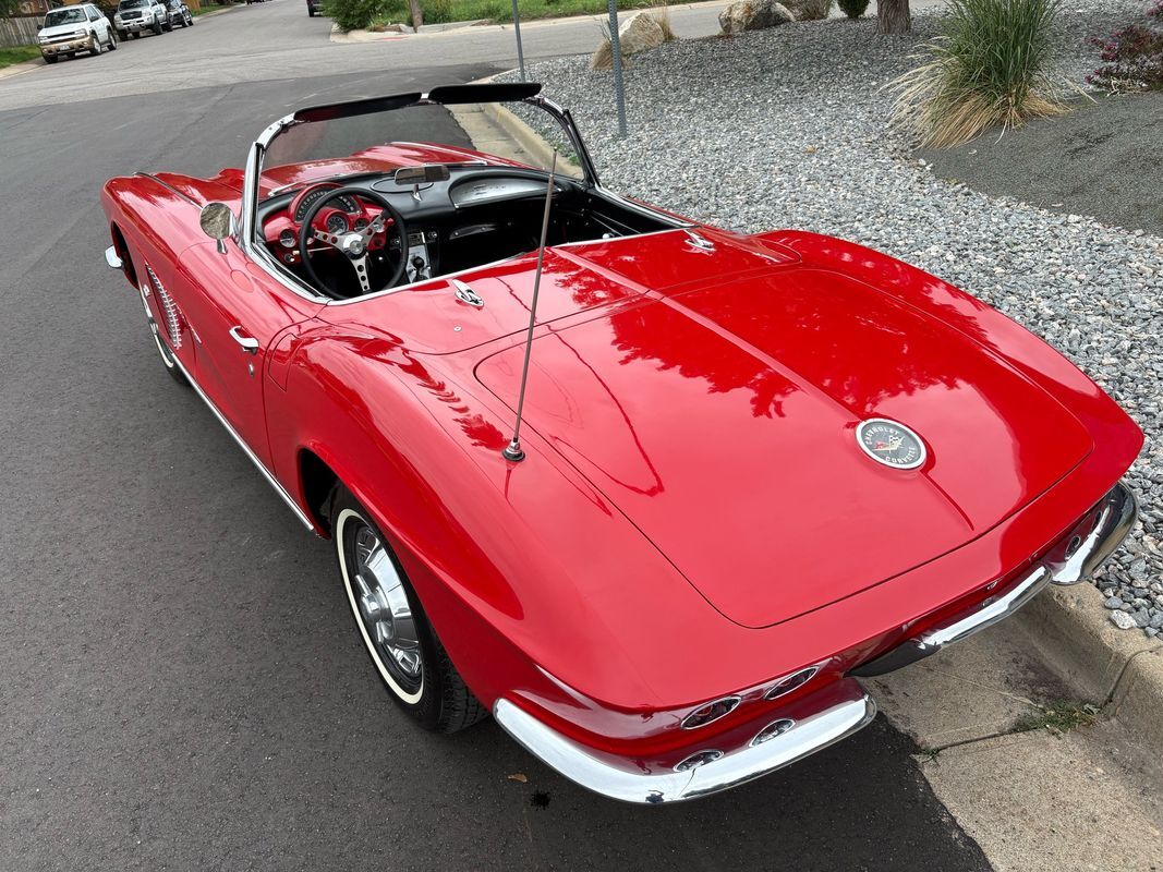 Chevrolet-Corvette-1962-3