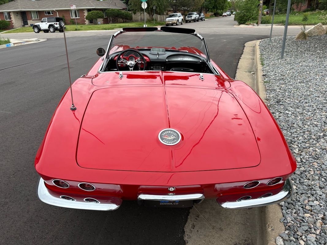 Chevrolet-Corvette-1962-32
