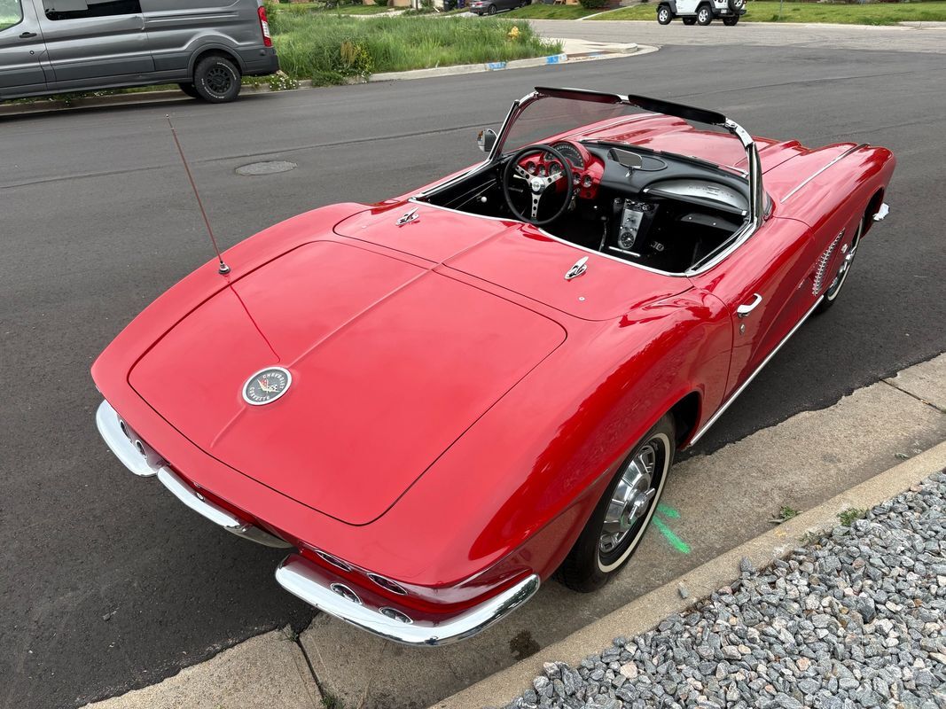 Chevrolet-Corvette-1962-34