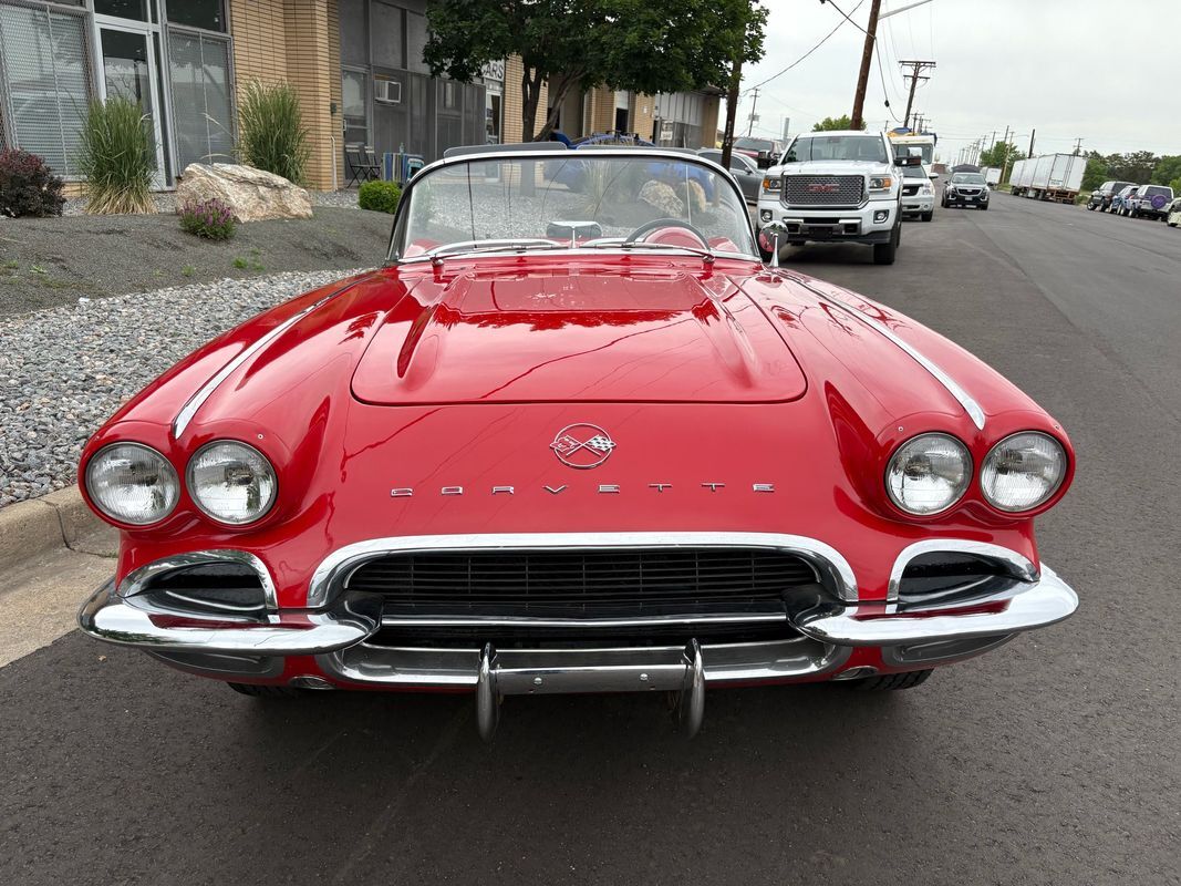Chevrolet-Corvette-1962-36