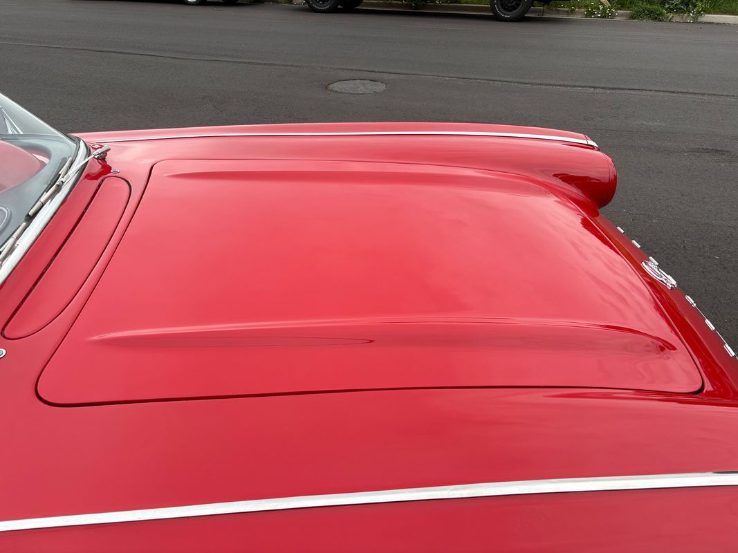 Chevrolet-Corvette-1962-38