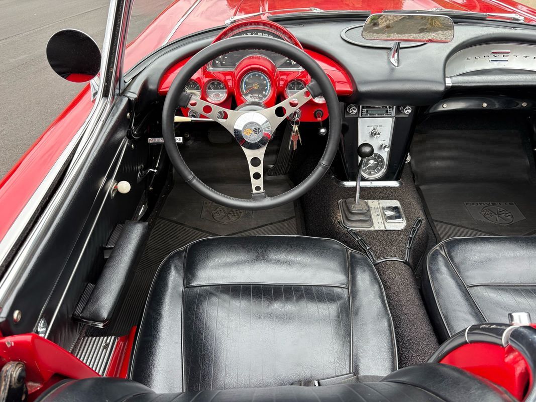 Chevrolet-Corvette-1962-8