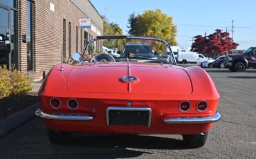 Chevrolet-Corvette-1962-Convertible-10