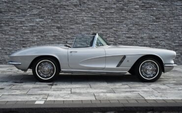 Chevrolet-Corvette-1962-Convertible-12