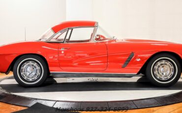 Chevrolet-Corvette-1962-Convertible-13