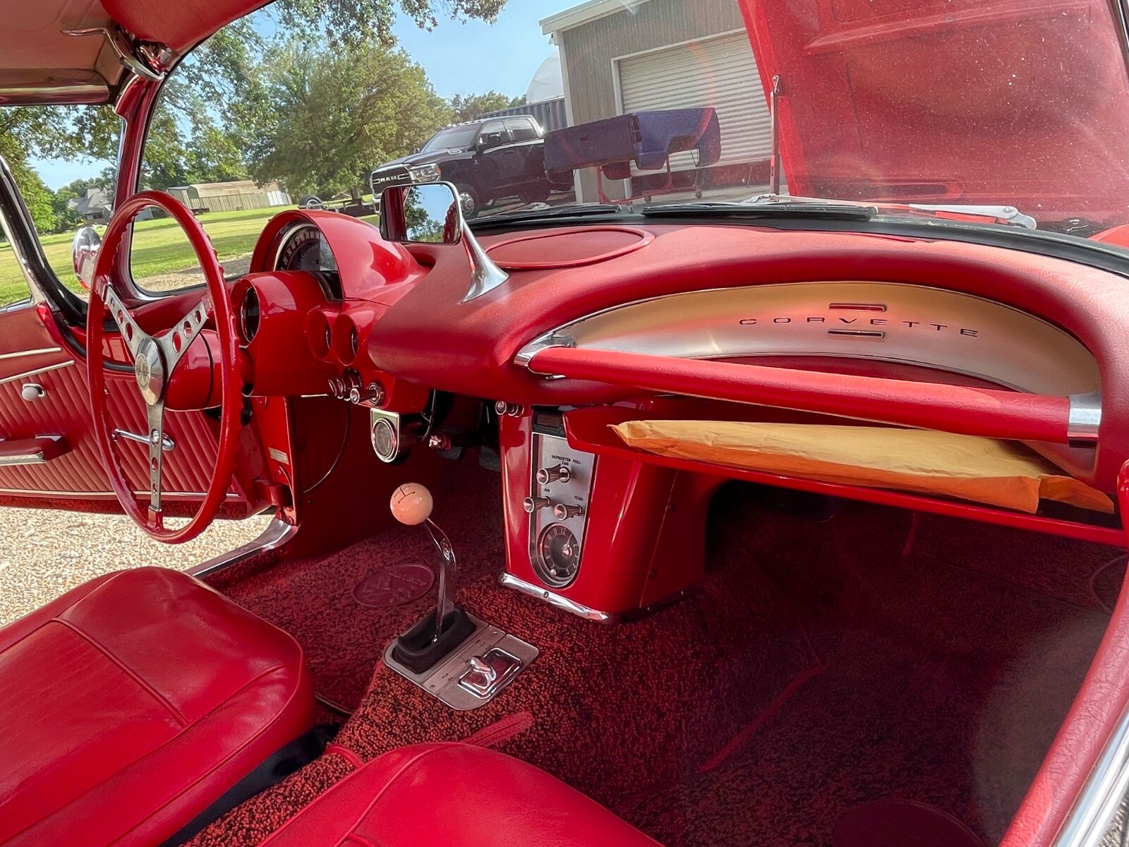 Chevrolet-Corvette-1962-Convertible-13