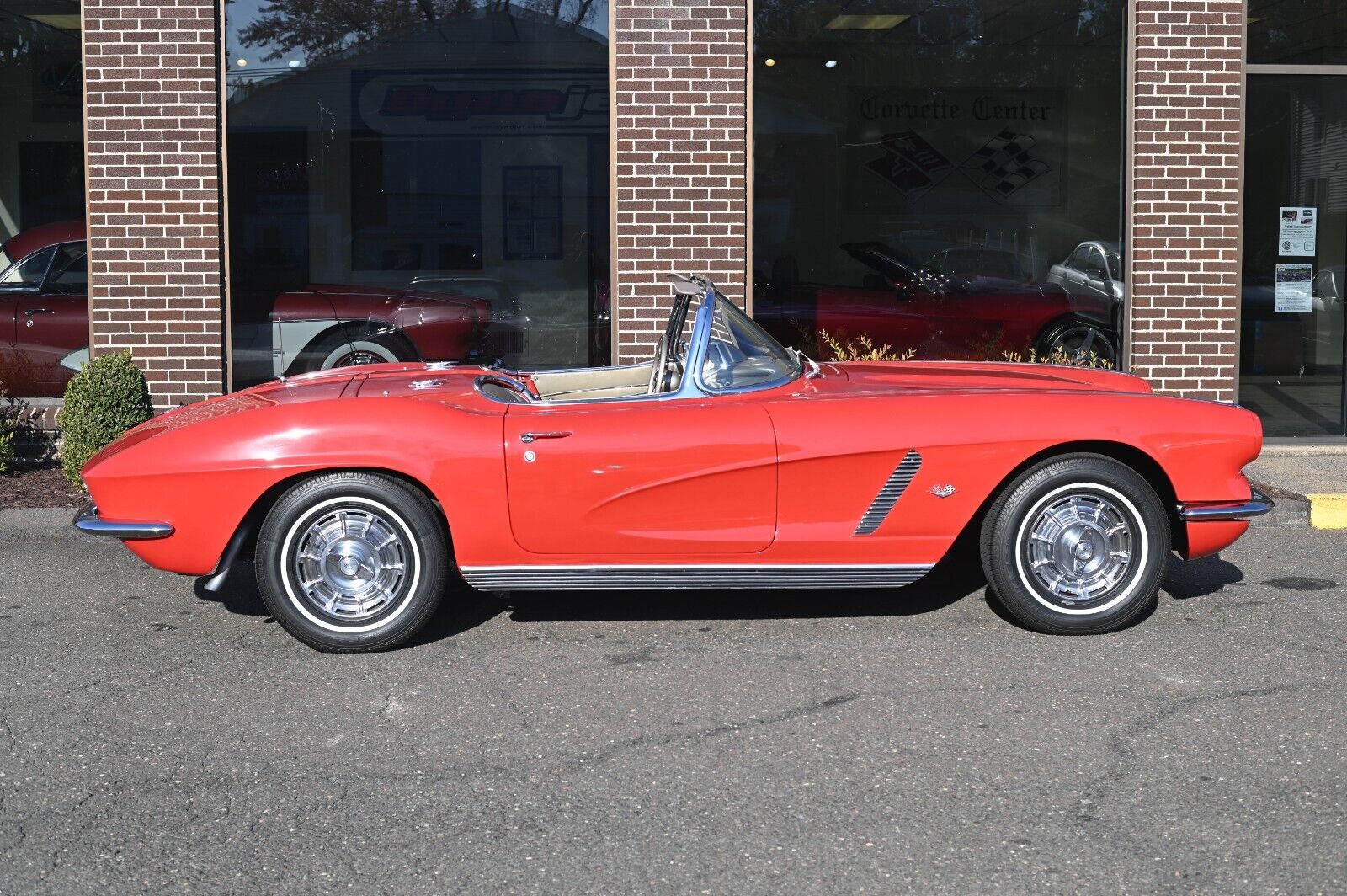 Chevrolet-Corvette-1962-Convertible-14